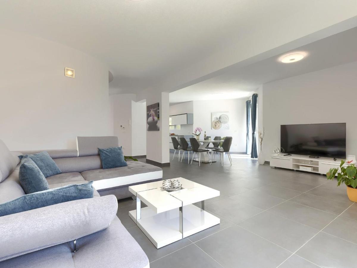 Holiday Home Villa Gocci By Interhome Kmeti Экстерьер фото