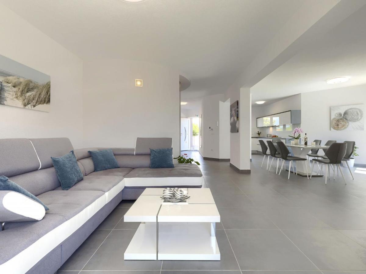 Holiday Home Villa Gocci By Interhome Kmeti Экстерьер фото